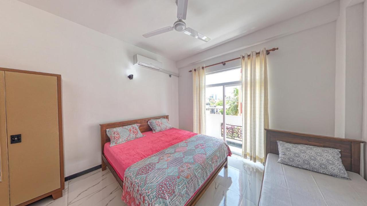 Ocean Breeze Apartment Коломбо Екстериор снимка