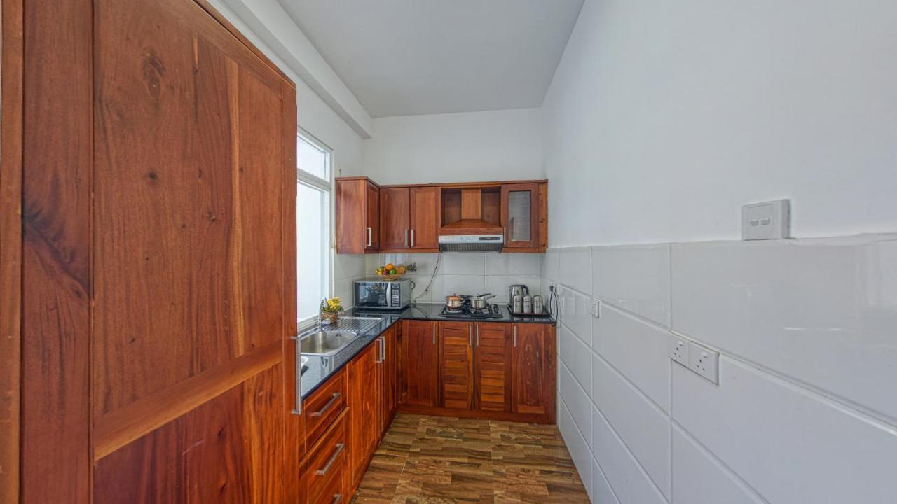 Ocean Breeze Apartment Коломбо Екстериор снимка