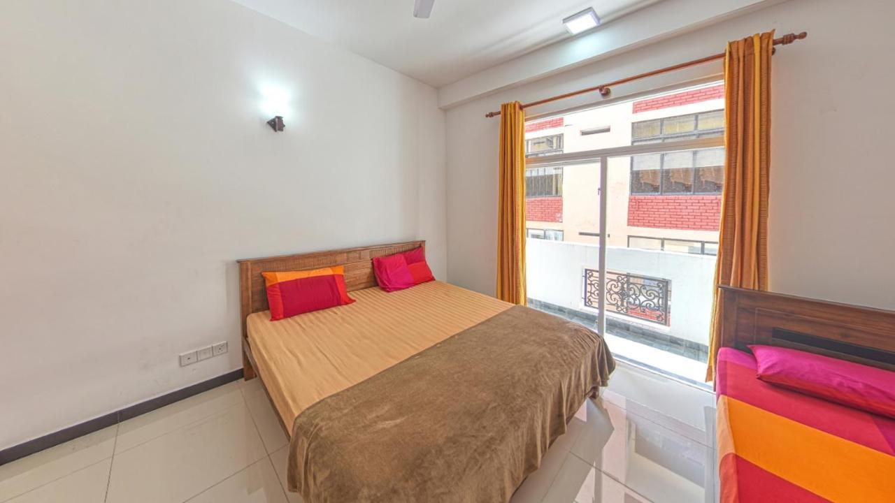 Ocean Breeze Apartment Коломбо Екстериор снимка