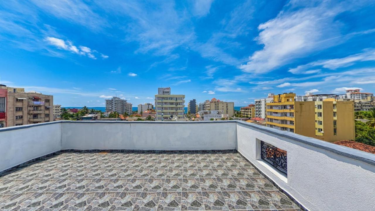 Ocean Breeze Apartment Коломбо Екстериор снимка