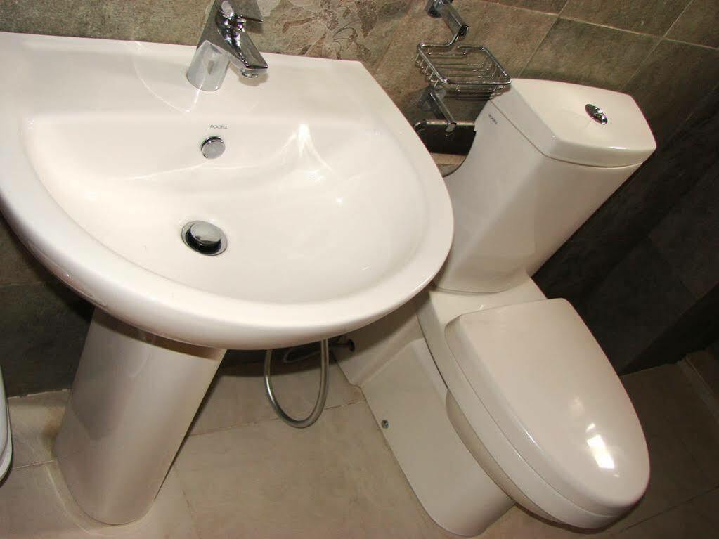 Ocean Breeze Apartment Коломбо Екстериор снимка
