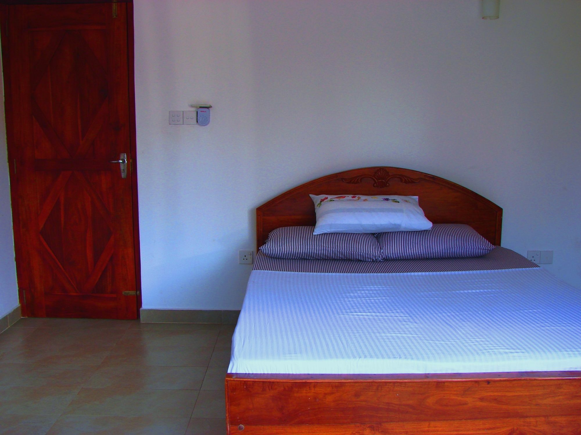 Ocean Breeze Apartment Коломбо Екстериор снимка